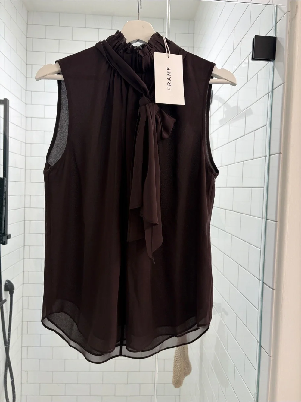 Frame Sleeveless Bow Blouse